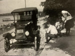 Car trouble on Shab Wah Sund Boulevard in 1922