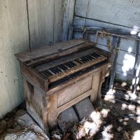 Perhaps Nancy Jo like to practice in the privacy of her Paint Box. An old pump organ is still there. Perhaps Nancy Jo like to practice in the privacy of her Paint Box. An old pump organ is still there.